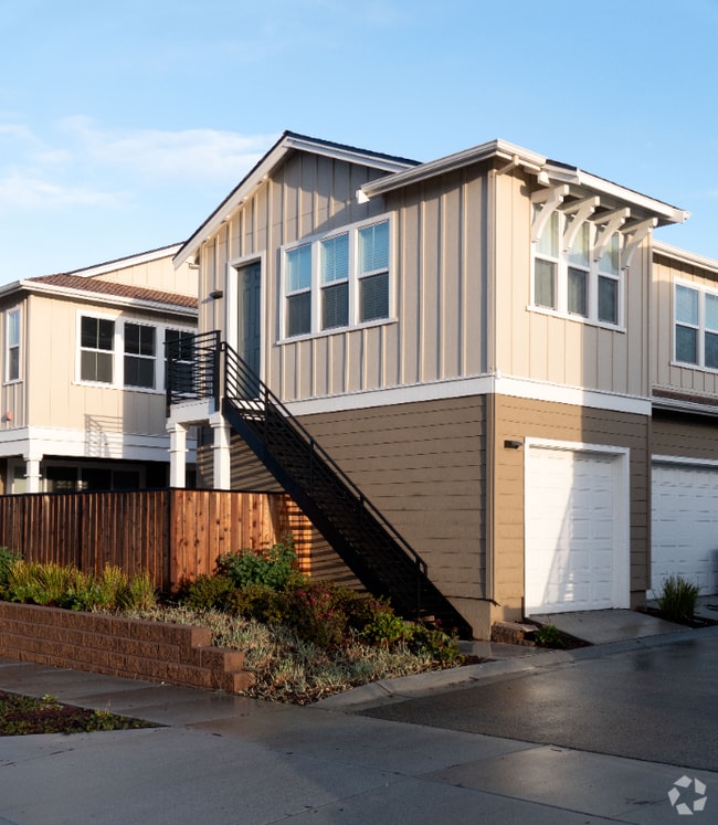 3001 Shorebird Pl