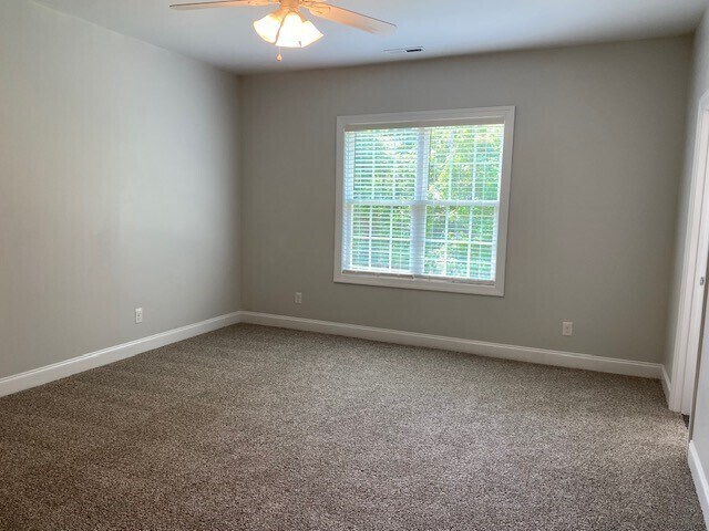 Foto del edificio - 313 Keeneland Dr