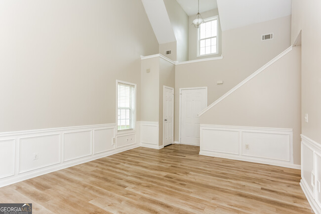 Building Photo - 107 Shadow Creek Dr