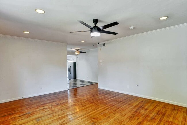 Building Photo - 229 Seabiscuit Dr