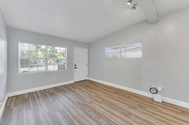 Foto del edificio - Fully Upgraded 3/2 Home SoDo District-Inte...