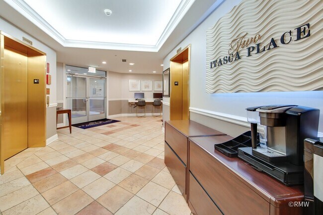 Foto del edificio - 2 Itasca Rd