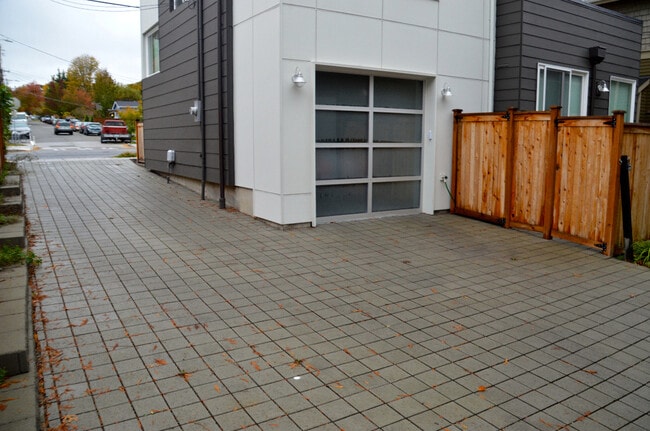 Foto del edificio - 1721 NW 65th St