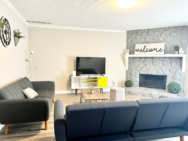 Foto del edificio - 1301 Kings Ridge Dr NW