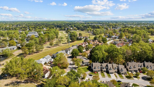Building Photo - 860 Shoal Creek Trail