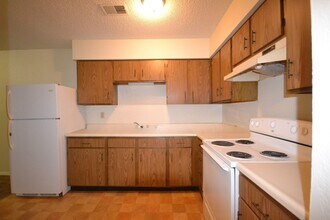 Building Photo - Buffalo Apartments (Bison Terrace)