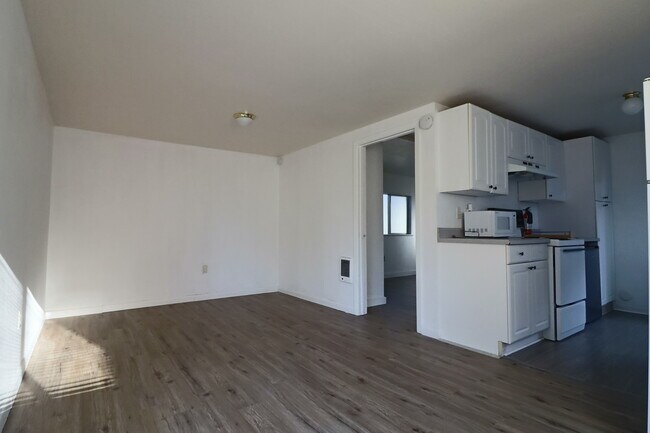 Foto del edificio - 2344 Trenton Ave