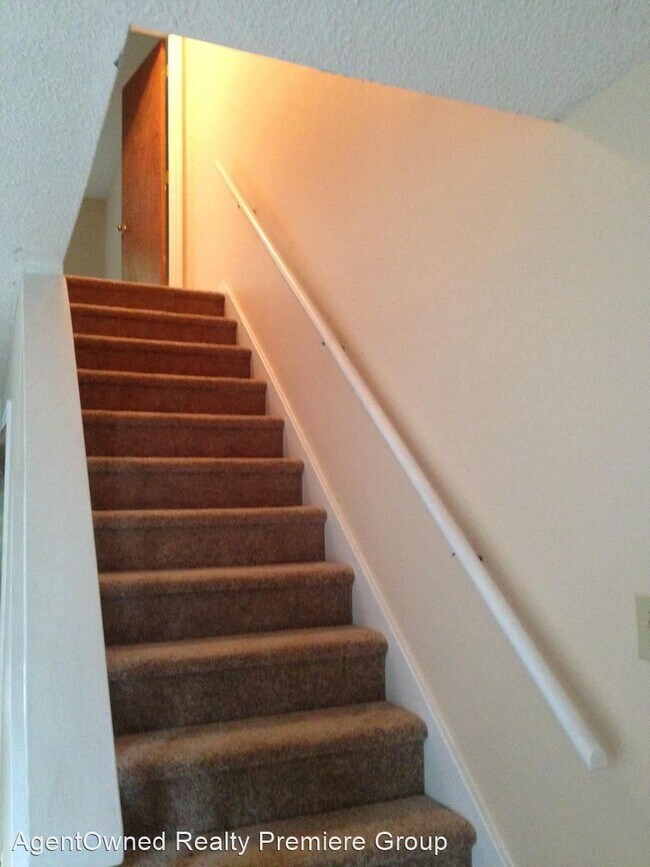 Building Photo - 2 br, 1.5 bath House - 152 F Rahway Road U...