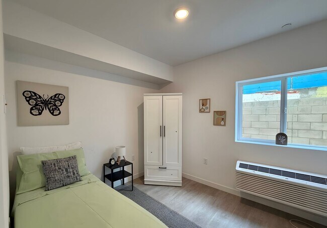 Foto del edificio - 10705 Avalon Blvd