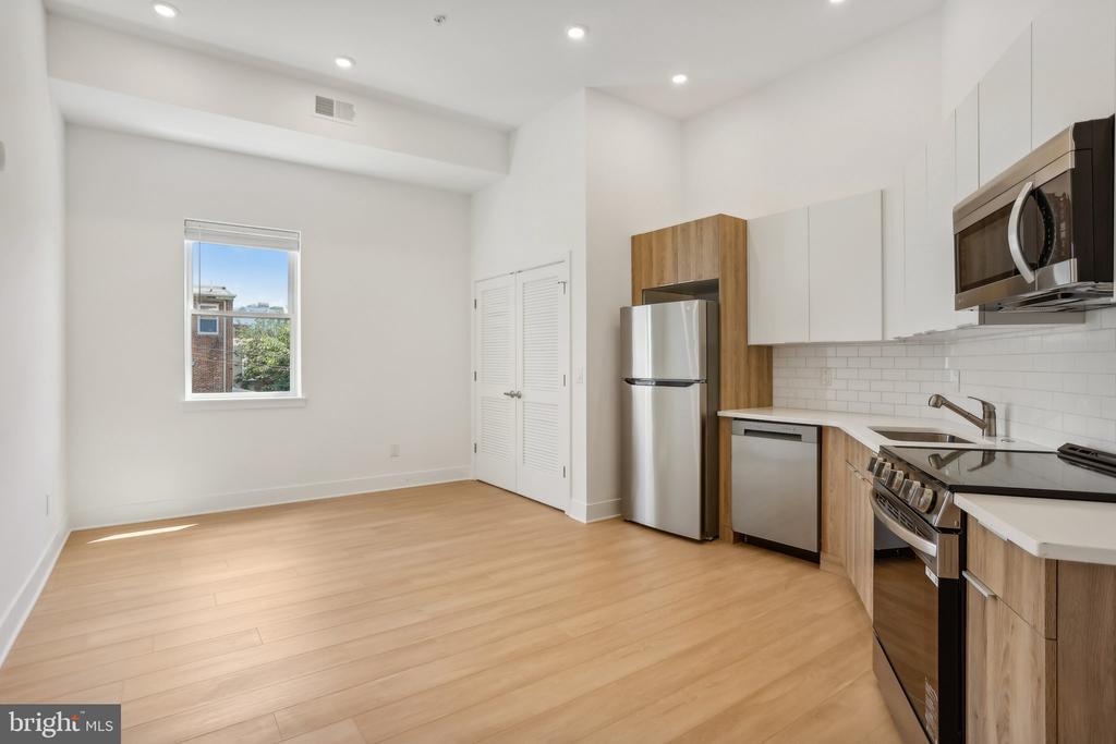 Foto principal - 3952-54 Lancaster Ave