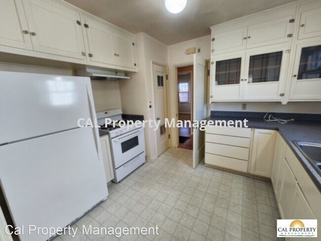 Foto del edificio - 2 br, 1 bath House - 215 E. Acacia St.
