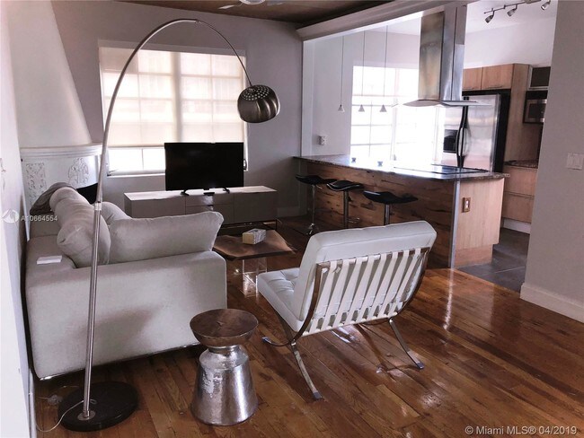 Foto del edificio - 610-618 SW 8th St