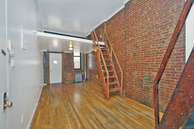 Foto del edificio - 691 10th Ave