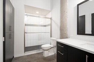 Building Photo - MAX