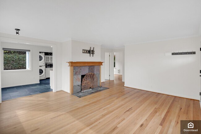 Foto del edificio - 3400 36th Ave W