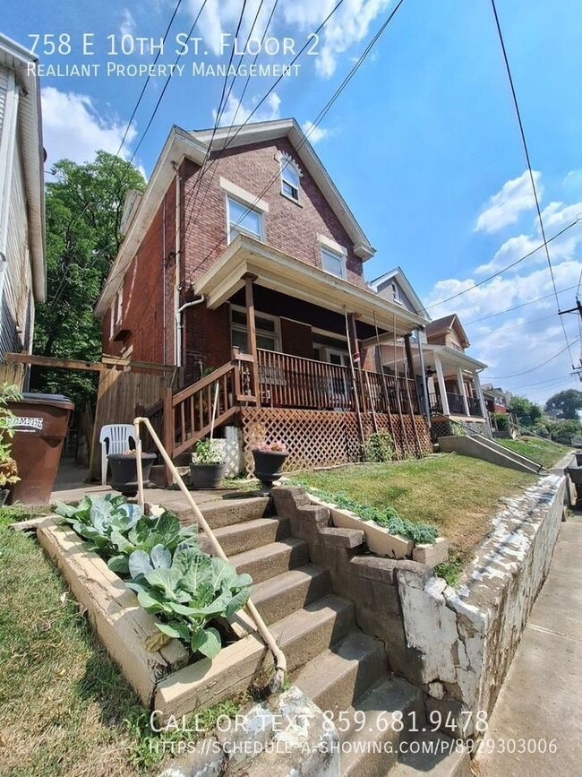 Building Photo - 758 E 10th St