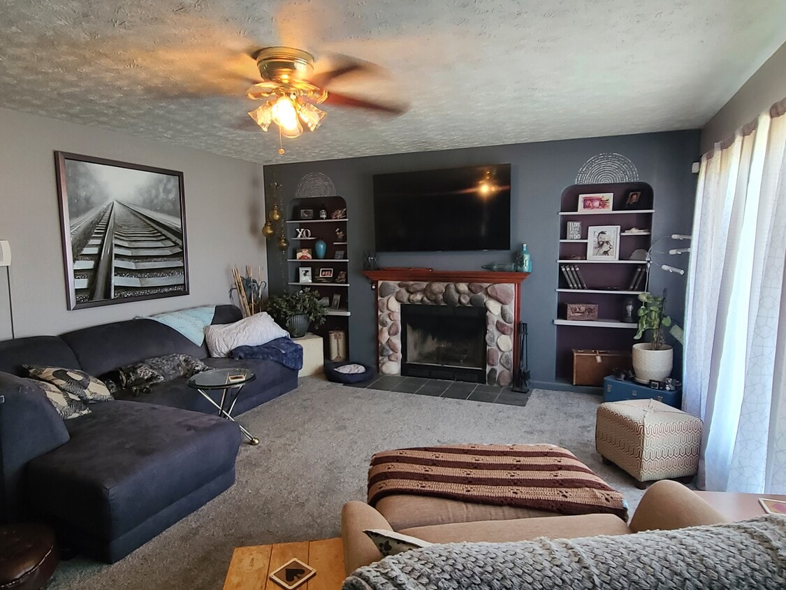 Building Photo - 1314 W B St