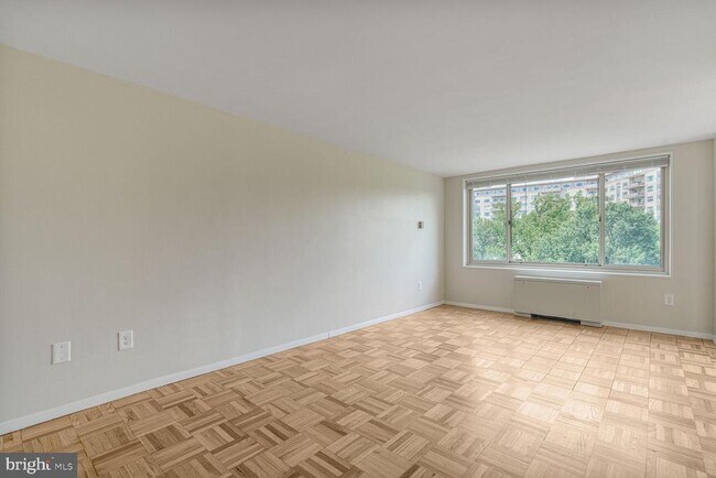 Foto del edificio - 4000 Tunlaw Rd NW