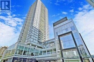 Building Photo - 5180-5180 Yonge St