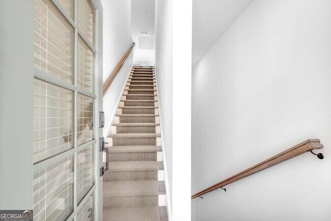 Foto del edificio - 501 Burton Dr