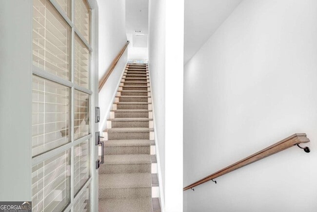 Building Photo - 501 Burton Dr