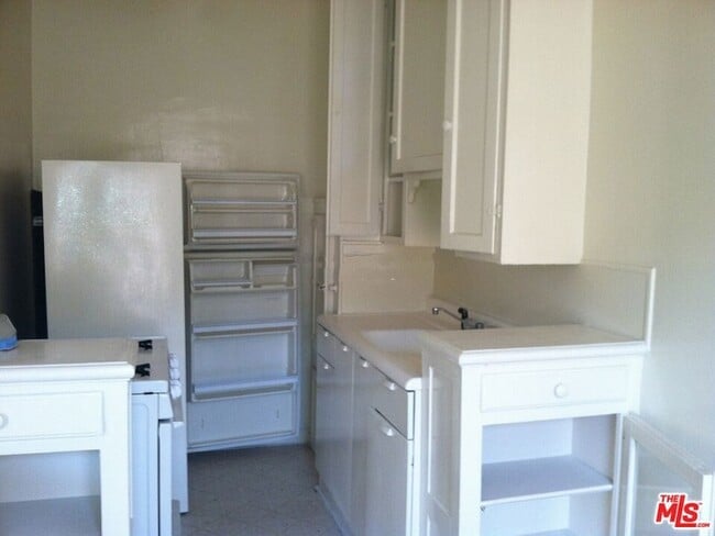 Photo - 607 S Dunsmuir Ave House