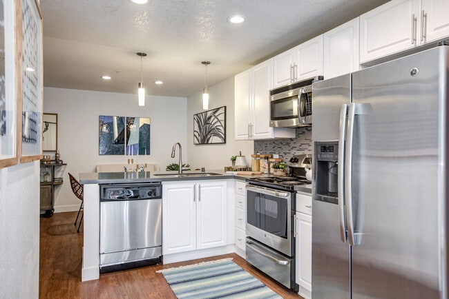 Building Photo - Stoneridge Apartments