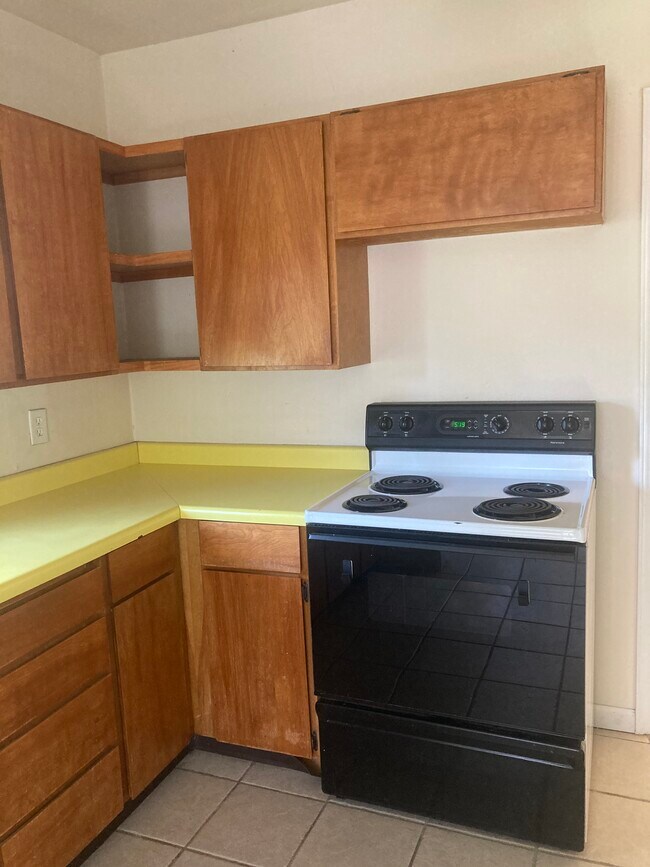 Foto del edificio - 1430 Pinyon Ave