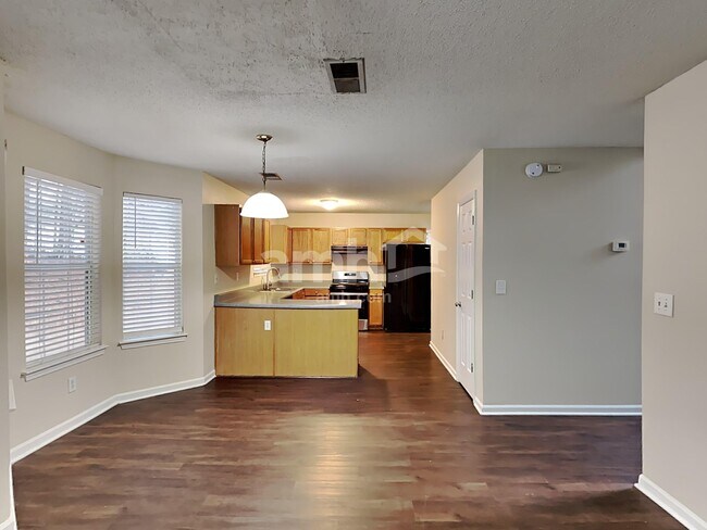 Foto del edificio - 6541 Pole Creek Dr