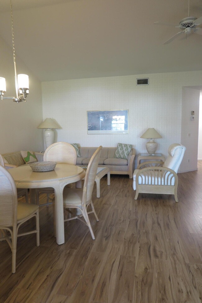 Building Photo - 6707 Via Regina