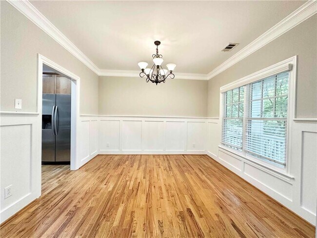 Foto del edificio - 1541 Gilstrap Ln NW