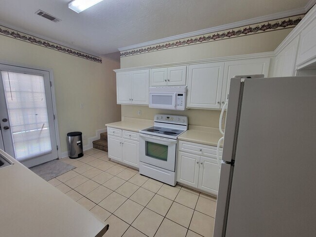 Foto del edificio - 211 Brook Ct