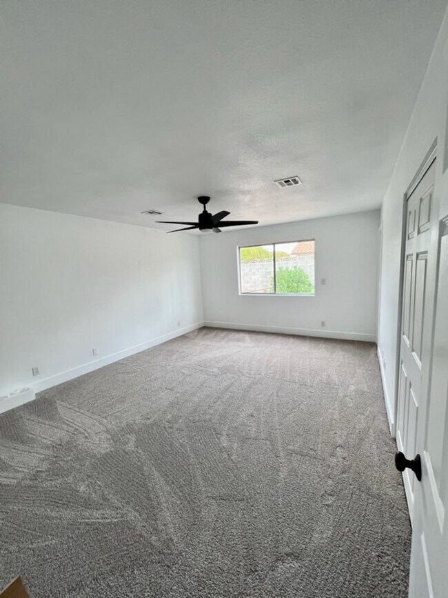 Building Photo - 340 Clover Glen Ct