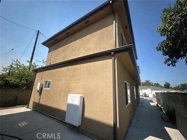 Building Photo - 3350 Bartlett Ave