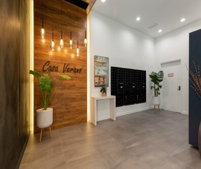 Vestíbulo principal - Casa Verano Apartments