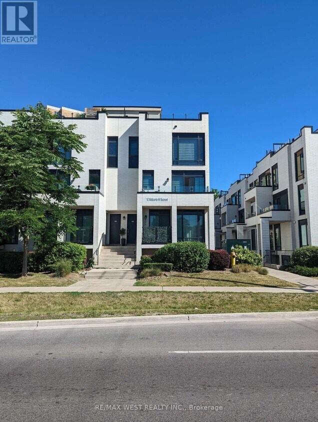 Photo principale - 142-142 Widdicombe Hill Blvd