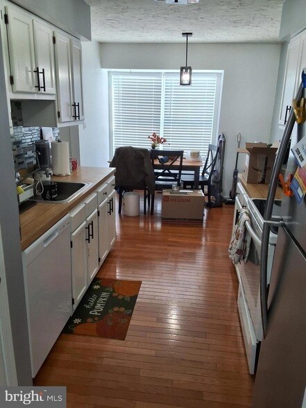 Building Photo - 19206 Esmond Terrace