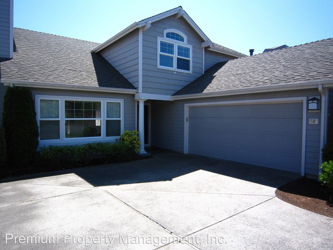 Building Photo - 504 Creekside Dr SE