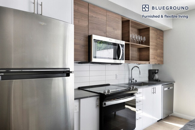 Foto del edificio - 2222 15th Ave W