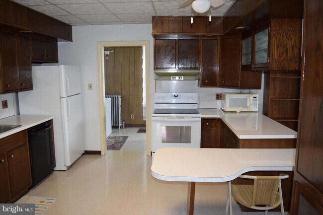 Foto del edificio - 822 N Railroad St