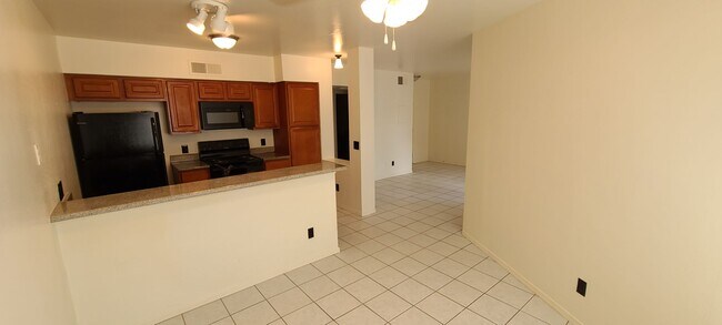 Foto del edificio - The Village in Midvale Park - Downstairs 1...