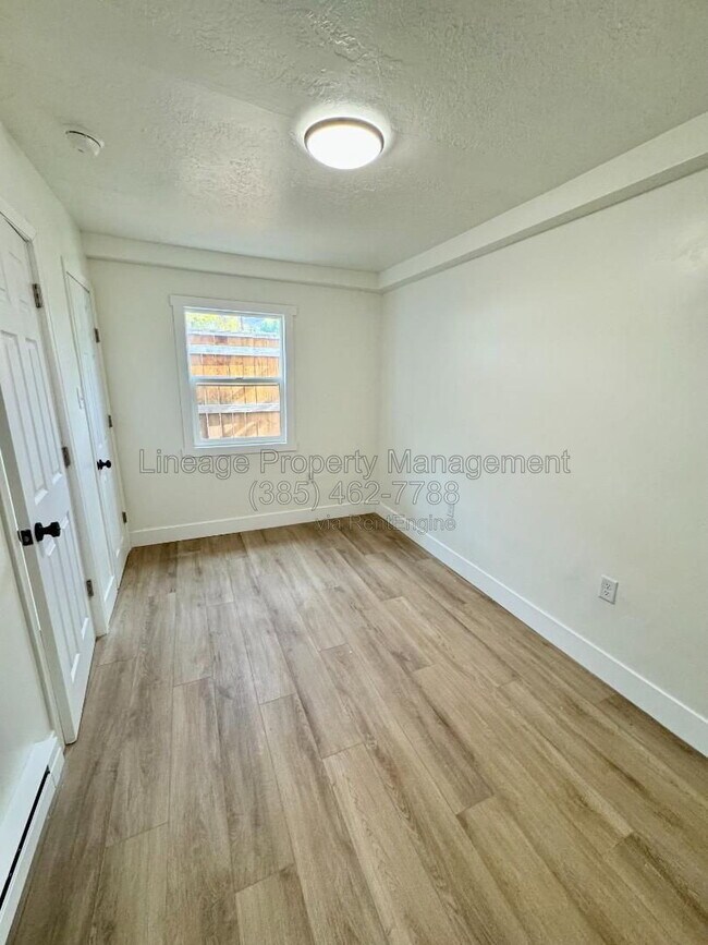Foto del edificio - 420 W 20th St