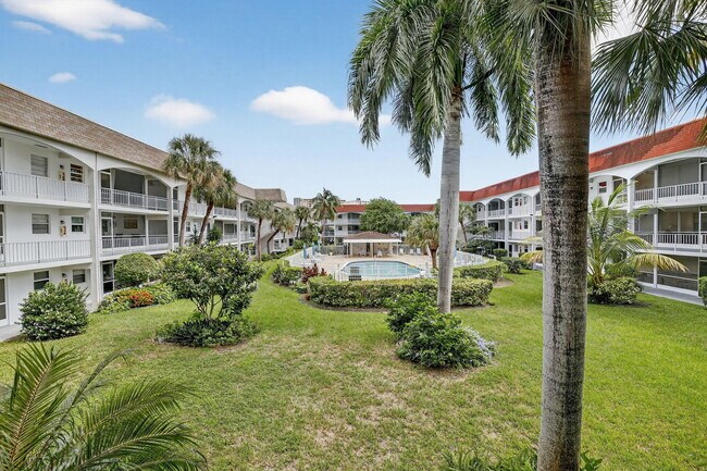 Foto del edificio - 581 Blue Heron Dr