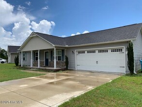 Building Photo - 716 Addor Dr