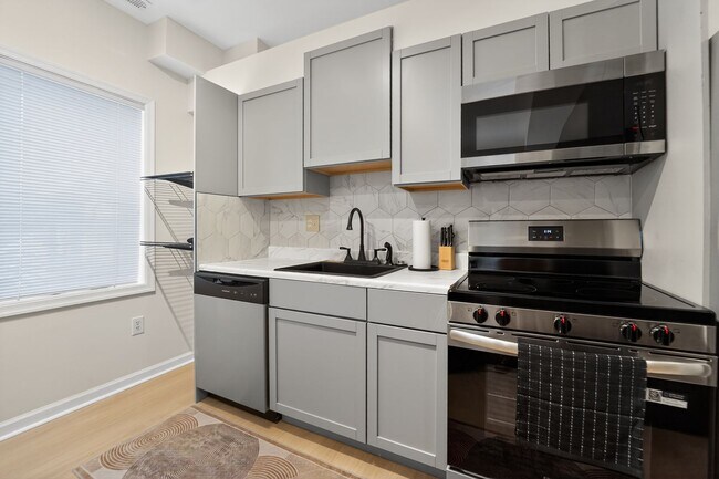 Foto del edificio - Private Basement Apartment for Rent!