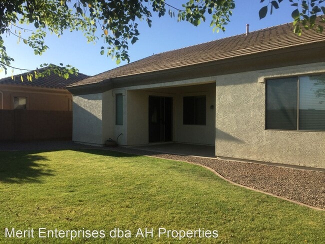 Building Photo - 4 br, 2 bath House - 3416 E KINGBIRD PLACE