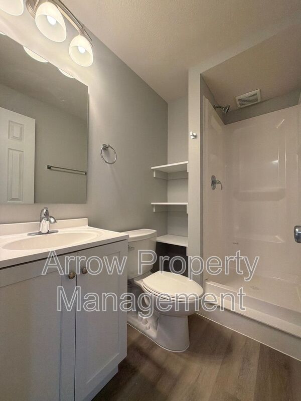 Building Photo - 877 N 26th St