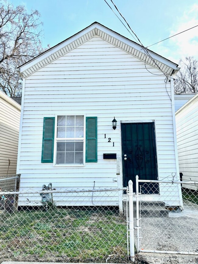 Building Photo - 121 N 25th St