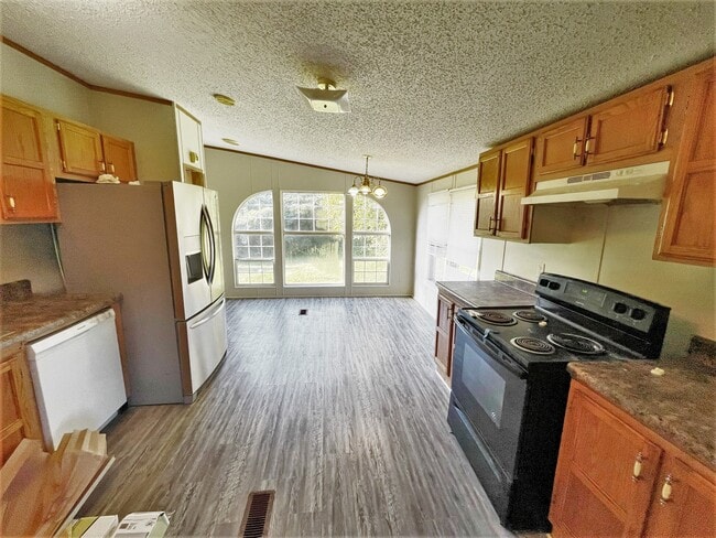 Building Photo - 3210 Landview Dr