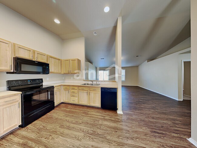 Foto del edificio - 211 Parkmont Way